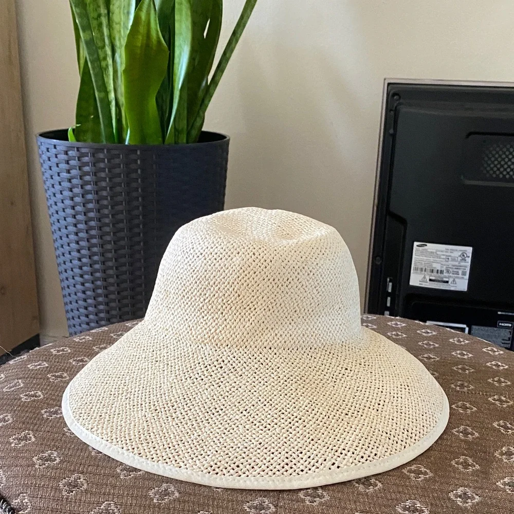 Straw Cream Visor Sun Hat. NWOT - Picture 1 of 5